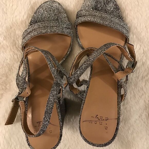 : : NEW A New Day scrappy metallic chunky heels : : - Picture 4 of 16